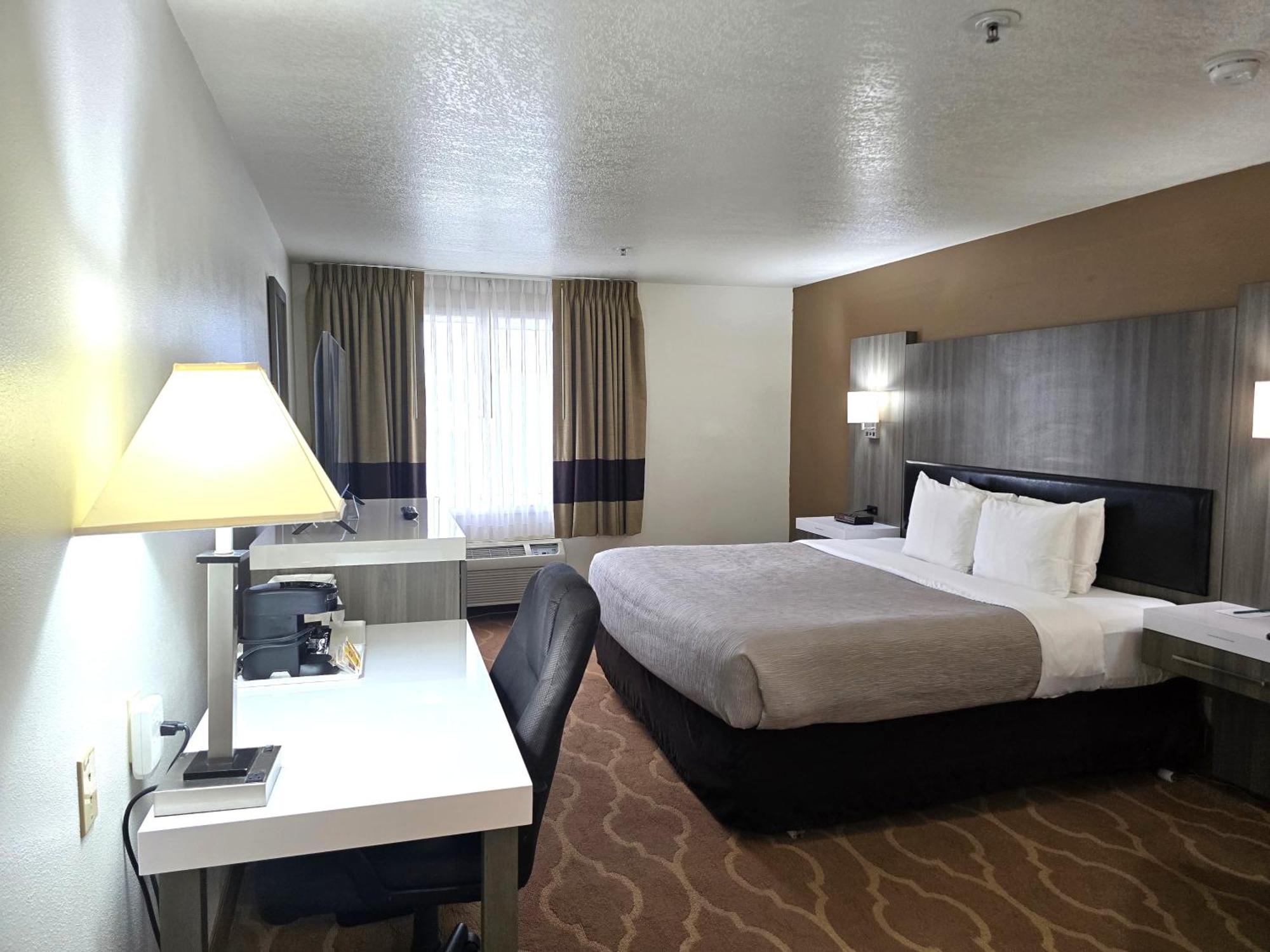Quality Inn & Suites Longview Kelso Exterior photo