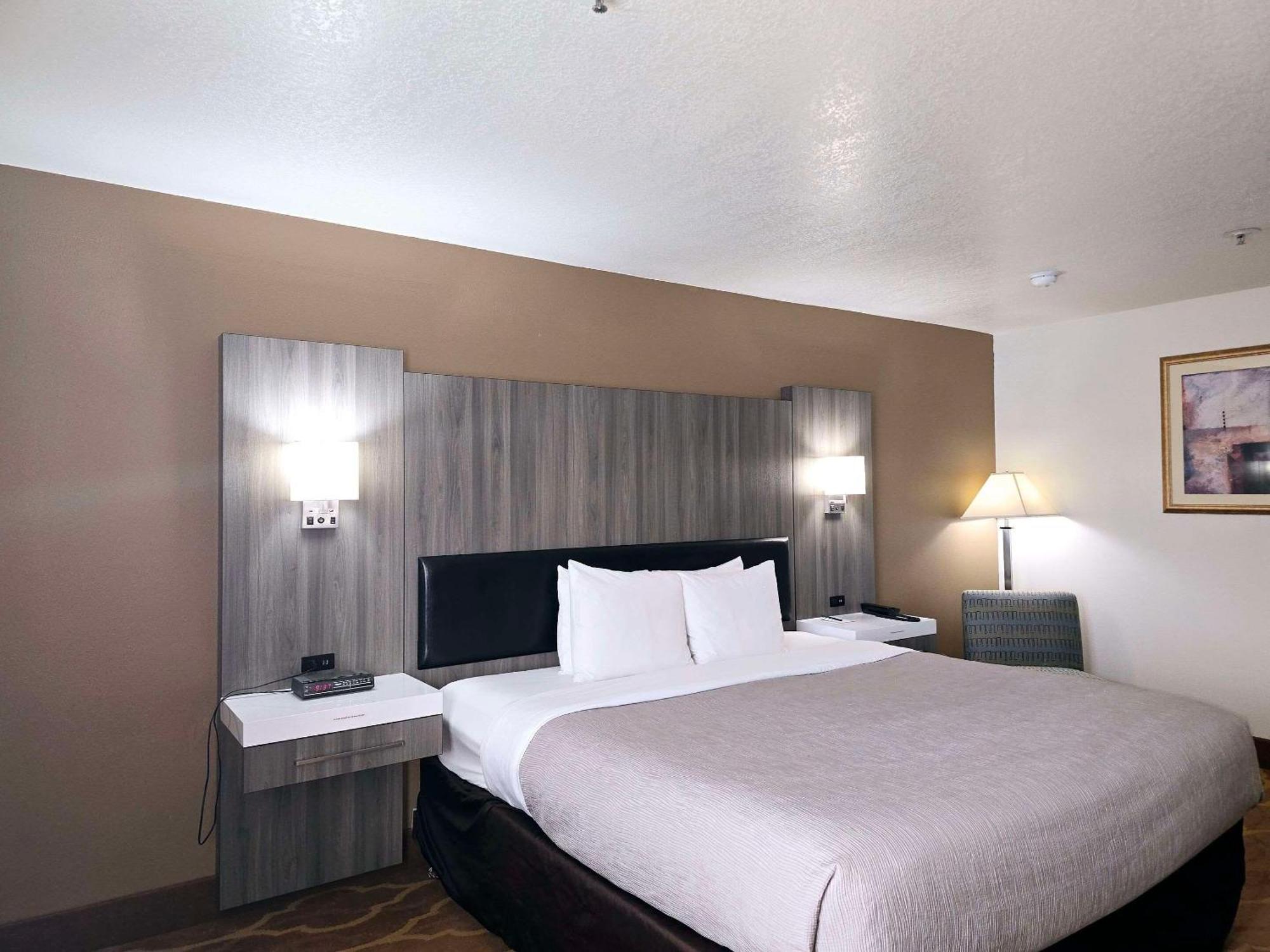Quality Inn & Suites Longview Kelso Exterior photo